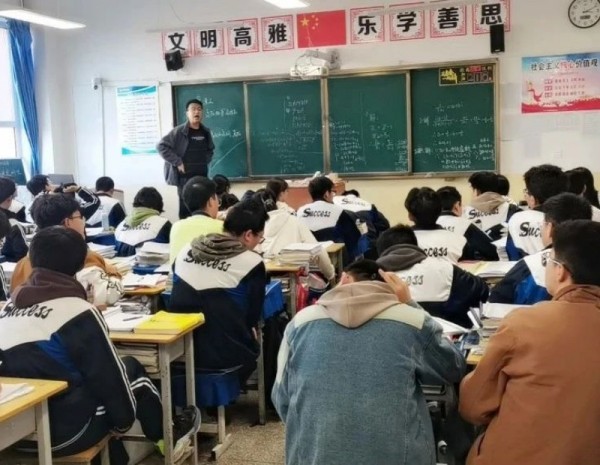 成功高中大扫除活动 | 劳动教育，赋能成长