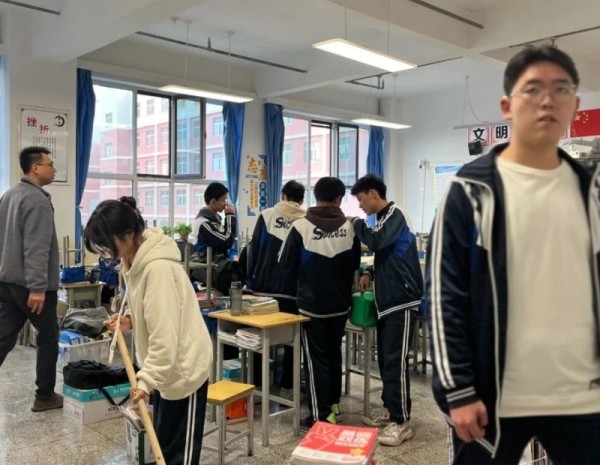 成功高中大扫除活动 | 劳动教育，赋能成长