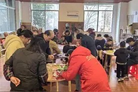 陪伴的幸福!淳安鸠坑举办元宵亲子DIY布贴画创意制作活动图片