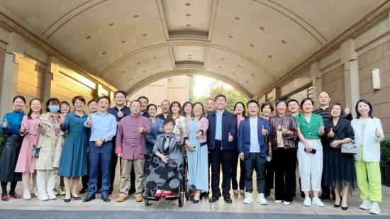 分享会与会人员合影。