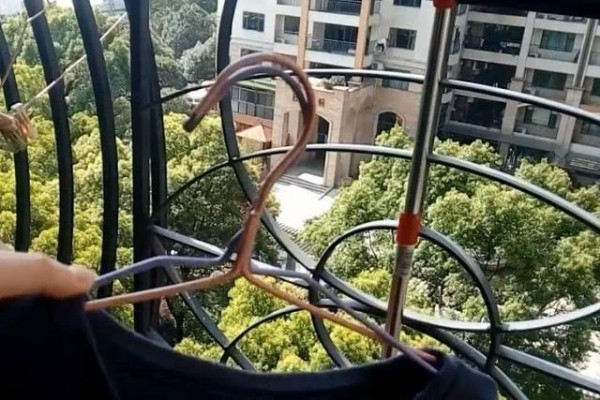 湿衣服这样晒，半小时就干透，什么衣服都可以，告诉家里人
