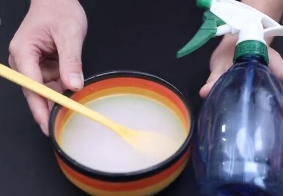 生活小妙招：白醋和牙膏混合在一起，去污的能力很强，超实用！