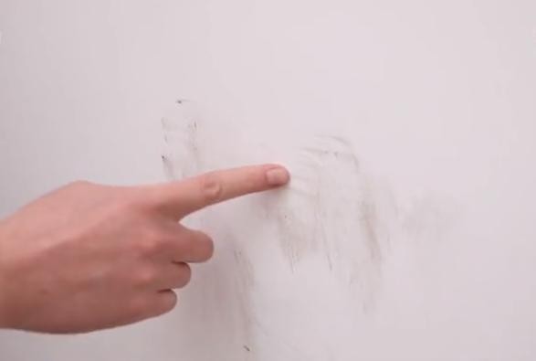 生活小妙招：白醋和牙膏混合在一起，去污的能力很强，超实用！
