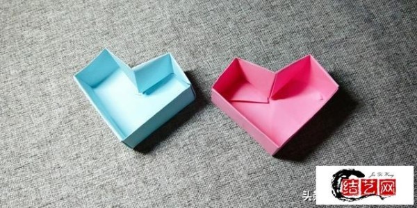 介绍一款好看好玩的立体爱心收纳盒教程教大家怎么折爱心折纸收纳盒