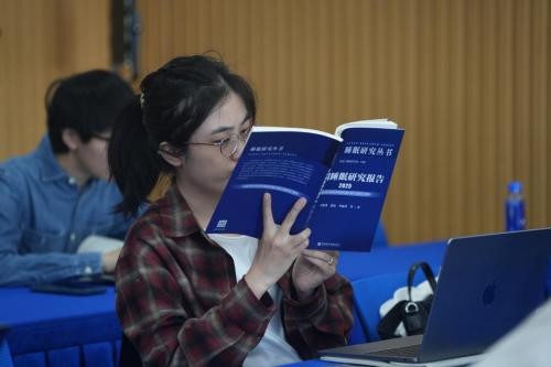 AI引领睡眠新纪元,喜临门联合清华大学打造智慧睡眠新标杆