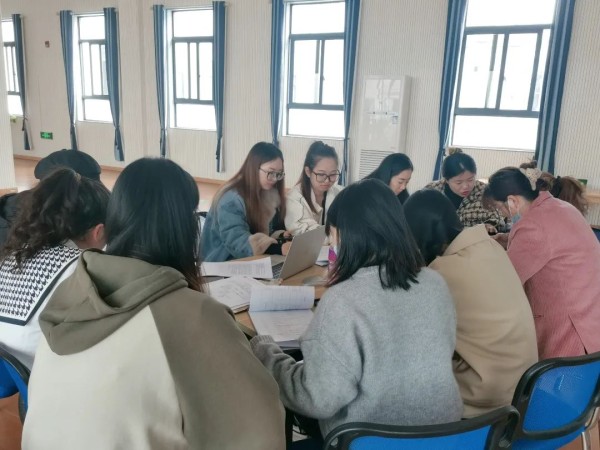 【经典啃读】第六期——一日生活中看见《儿童的人格教育》-幼师课件网第7张图片