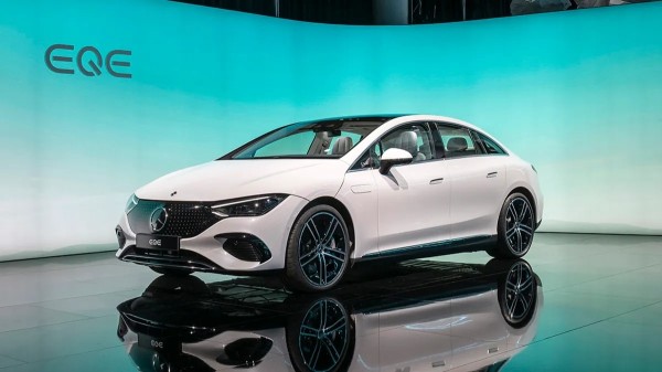 梅赛德斯奔驰 2023 Mercedes-Benz EQE 01