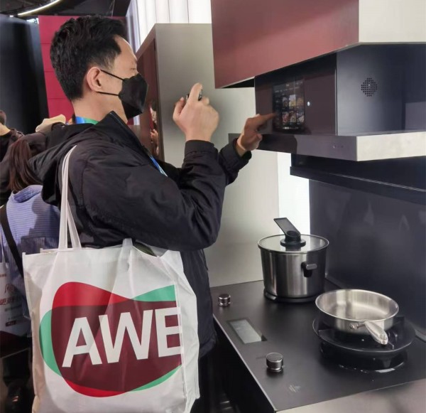 AWE2025让观众充分感受到了智慧家居的魅力。桑雪骐/摄