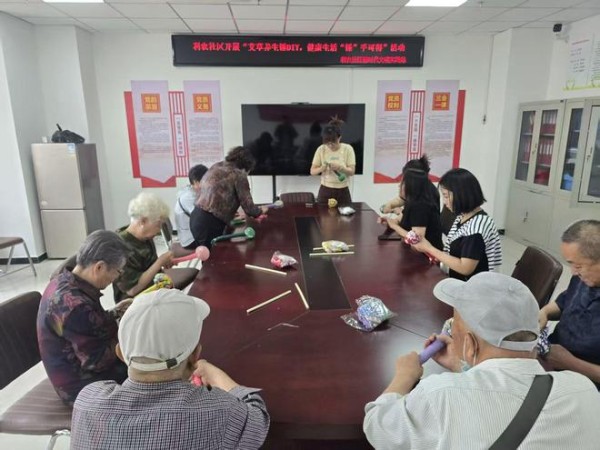 沧州利农社区开展“艾草养生锤DIY，健康生活“锤”手可得”端午节养生锤活动