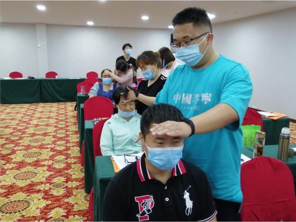进行中医实操练习