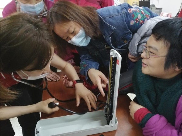 练习血压计的使用