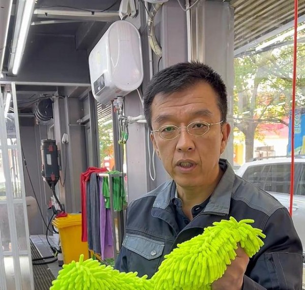 10分钟快速洗车全流程，去污上光打蜡同步完成-有驾