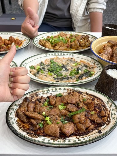 青岛！新开的！干蒸菜！好吃晕了！！