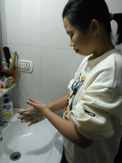如何快速解决家里常见的卫生问题？有没有简便易行的小技巧可以分享？