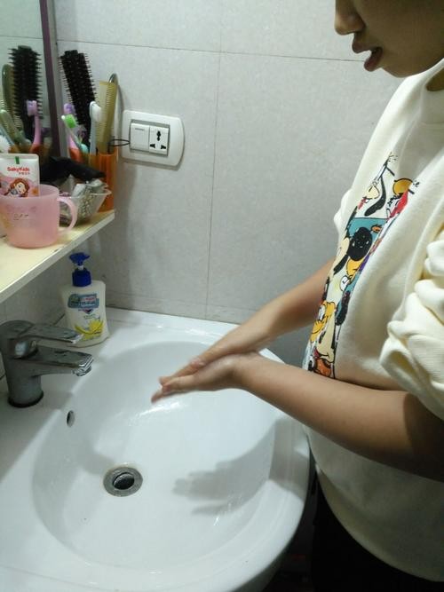 如何快速解决家里常见的卫生问题？有没有简便易行的小技巧可以分享？