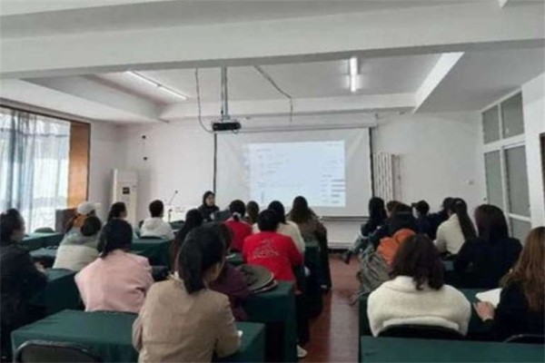 初二学生的关键学习方法：全面提升学习效率，突破薄弱科目，培养积极心态，确保中考成功攻略详解