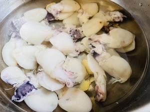 家常快手菜 酱爆墨鱼仔(15分钟搞定)的做法 步骤3