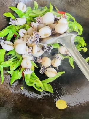 家常快手菜 酱爆墨鱼仔(15分钟搞定)的做法 步骤7