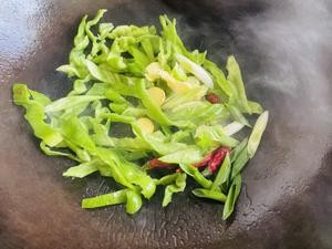 家常快手菜 酱爆墨鱼仔(15分钟搞定)的做法 步骤6