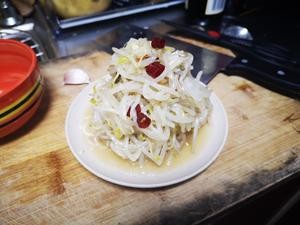 中式早餐必备经验贴:喝粥配菜/素凉菜敲重点分析 方主已写到秃头的做法 步骤3
