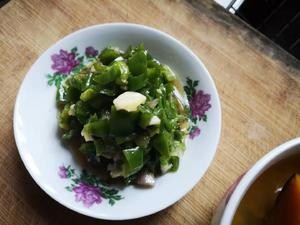 中式早餐必备经验贴:喝粥配菜/素凉菜敲重点分析 方主已写到秃头的做法 步骤5