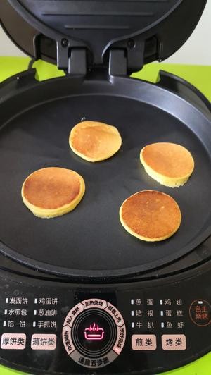 快手早餐宝宝超爱吃的山药松饼(只需铁杆山药,鸡蛋,面粉,糖,盐,油)的做法 步骤8
