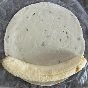 快手早餐-手抓饼卷香蕉(空气炸锅)的做法 步骤1