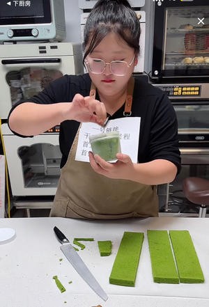 抹茶生巧罐子蛋糕的做法 步骤4