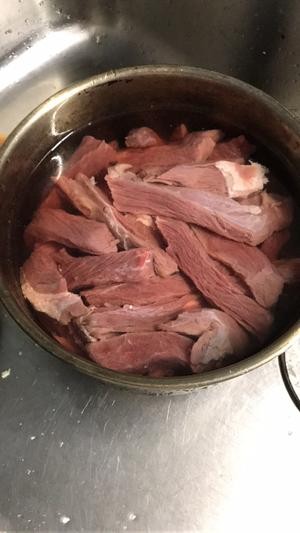 零失败的烤箱版生烤牛肉干的做法 步骤1