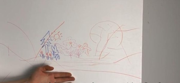 再也不怕孩子在墙上乱画了，不用一滴水，让墙壁和原来一样白