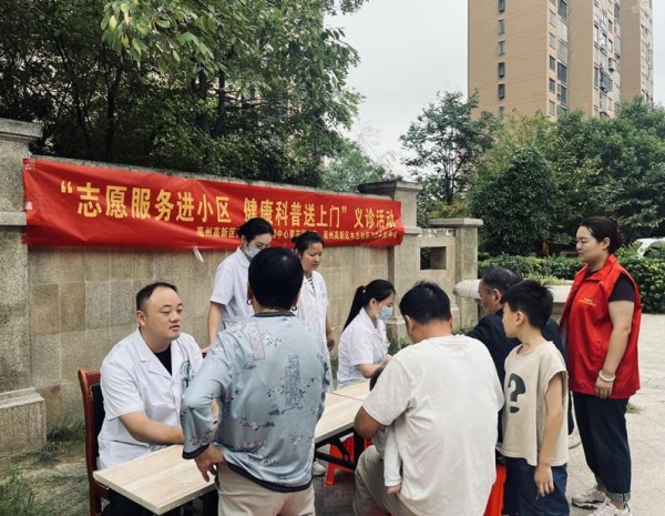 亳州高新区第一社区管理中心菊花园社区开展义诊活动。亳州高新区供图