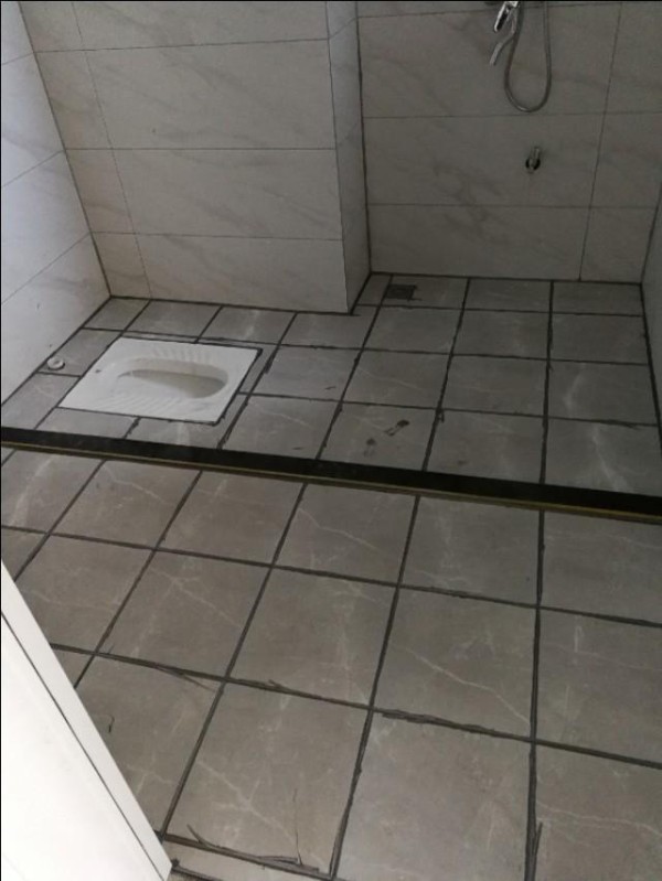 灰色地砖用什么美缝颜色好？一问师傅，幸好没有选错颜色
