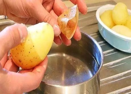 生活小妙招——香蕉皮别扔，快速清除厨房油垢污渍