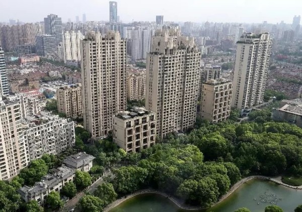 保洁多少钱一平?上门保洁员如何清洁地毯?