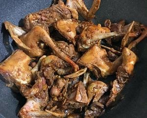 广式家常红烧鸽子的做法 步骤4