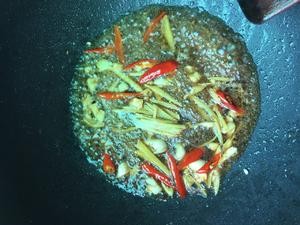 爆炒花甲(保留鲜味,不焯水的做法)的做法 步骤5