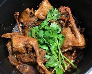 广式家常红烧鸽子的做法 步骤6