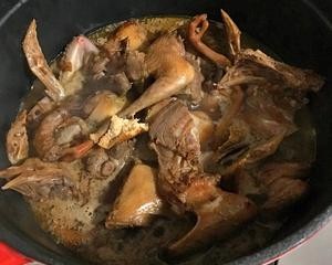 广式家常红烧鸽子的做法 步骤5