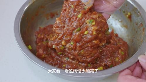 猪肉酸菜饺子馅，教你酒店调馅秘诀传男不传女，鲜嫩多汁馅香味美