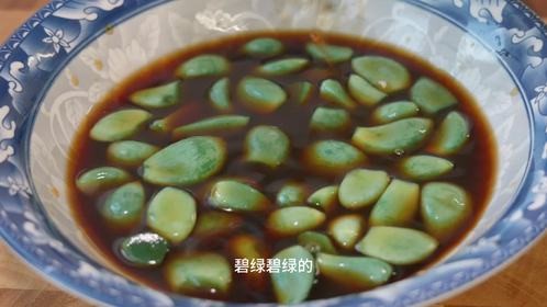 自制腊八蒜，30年老方法从未失败，7天就能吃，脆绿爽口不辛辣