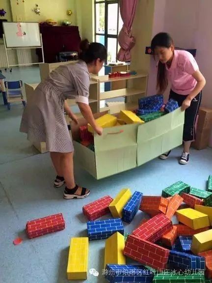 营造舒适环境 做好入园准备——红叶山庄幼儿园开展预备周卫生清洁工作-幼师课件网第5张图片