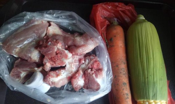营养丰富，暖身又暖心的肉骨萝卜汤（家庭健康必备）