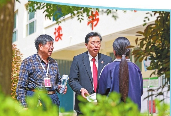 河南安阳：“法官﹢代表”暖心回访护成长