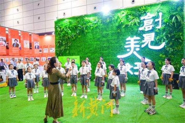 创见美好!文博会上年轻人展示才艺,将艺术与文化融入生活