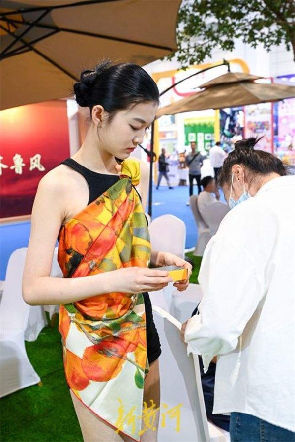 创见美好!文博会上年轻人展示才艺,将艺术与文化融入生活