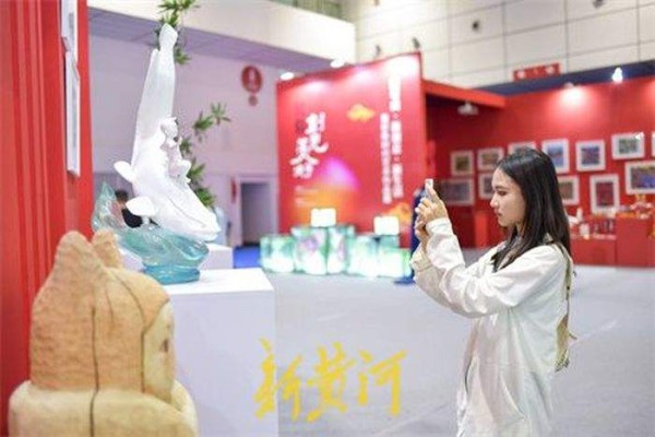 创见美好！文博会上年轻人展示才艺，将艺术与文化融入生活