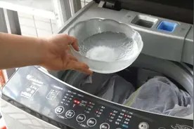 不管桌布有多脏,只需水里倒一碗,立马焕然一新,天天用新桌布视频封面