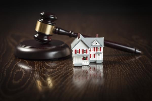 《婚姻家庭法小问题解析：实用法律知识与案例分析》图1