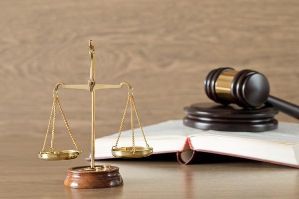 《婚姻家庭法小问题解析：实用法律知识与案例分析》 图2