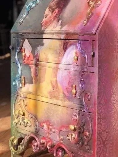用极致色彩与纷繁图案,诠释家具翻新的三种解法 崇真艺客